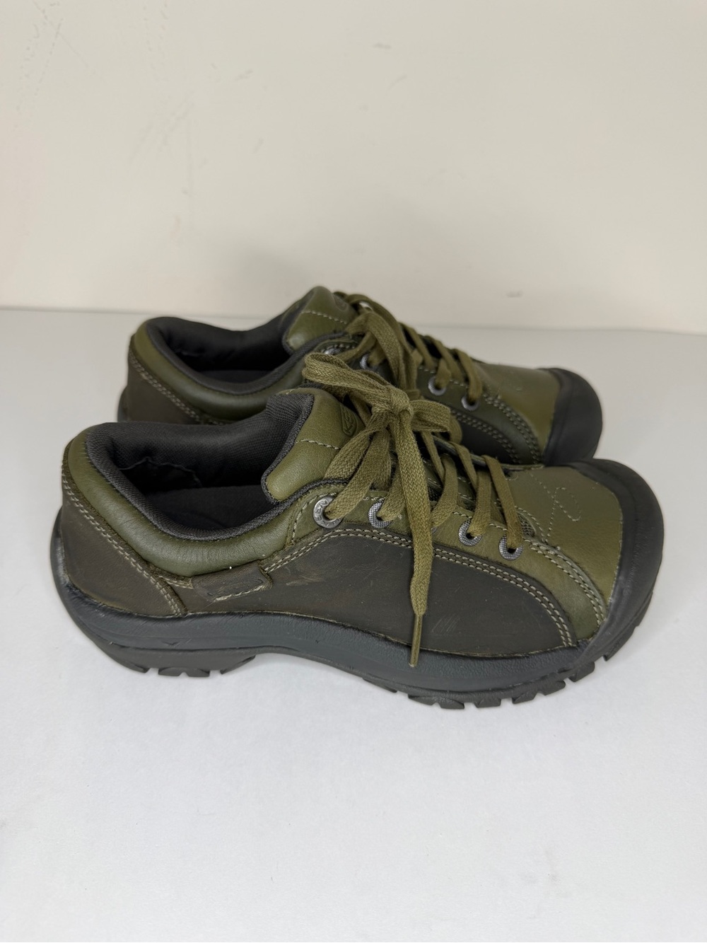 Keen Shoes Women's Size 6.5 Presido Suede Leather Sneaker Lace Up Olive Green